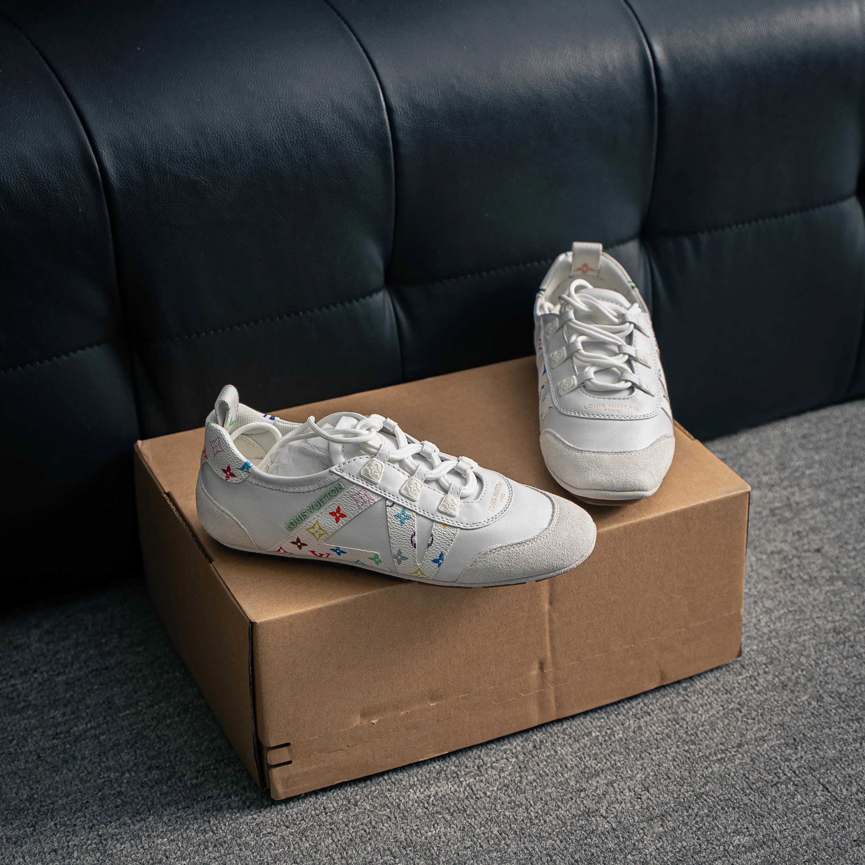 LV SNEAKERWA Sneakers LV Sneakenina Sneakers Cowhide Leather ， mono grammar Canvas LV ， Shoes